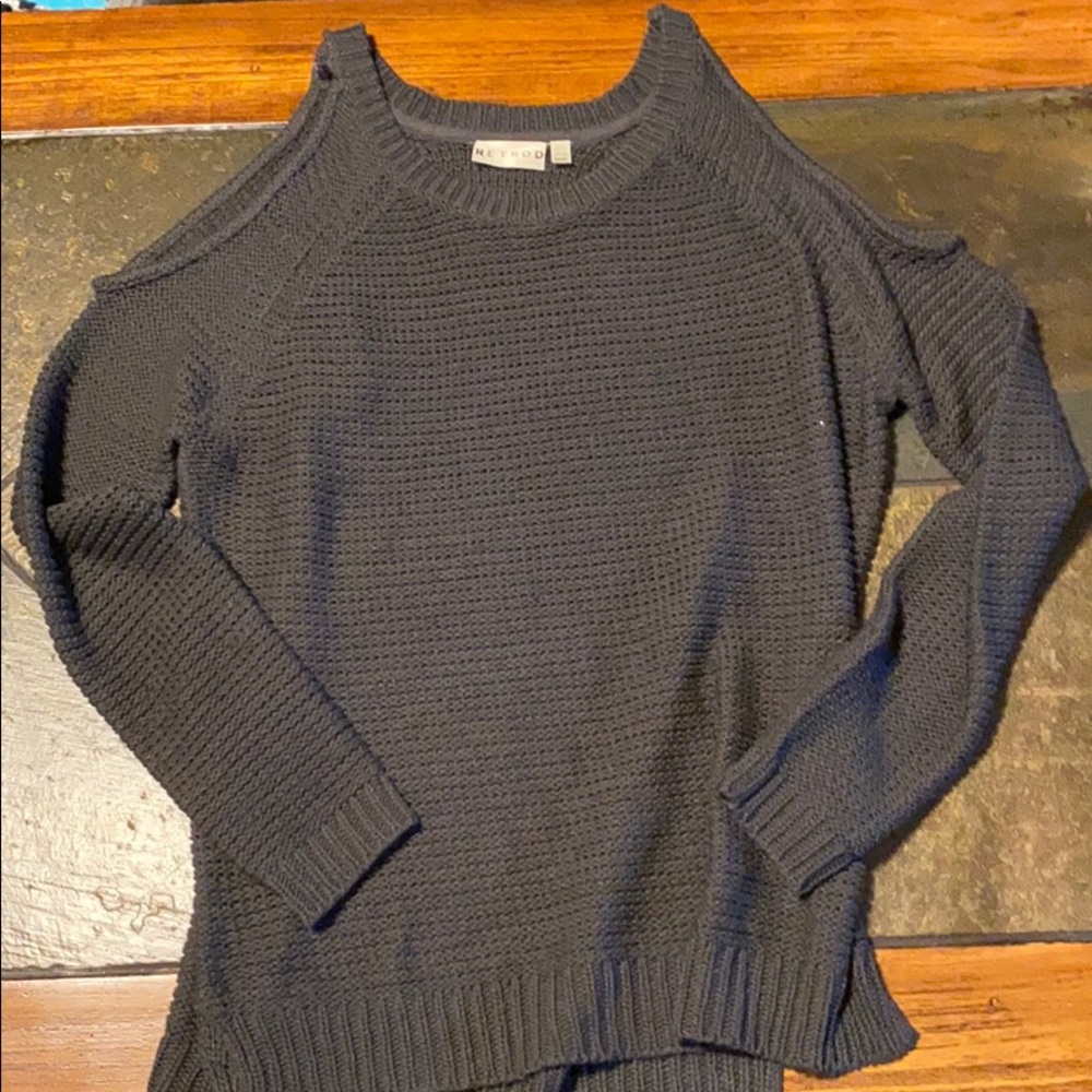 Women’s cold shoulder sweater
